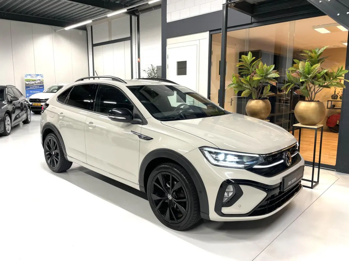 1.0 TSI R-Line Black Style/ Cam/ Keyless/ IQ LED/ 18''LMV/ CarPlay