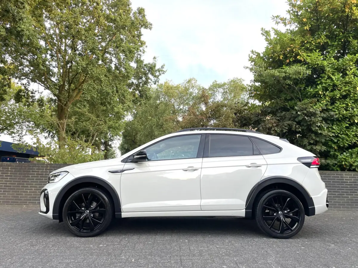 1.0 TSI R-Line Black Style/ Cam/ Keyless/ IQ LED/ 18''LMV/ CarPlay