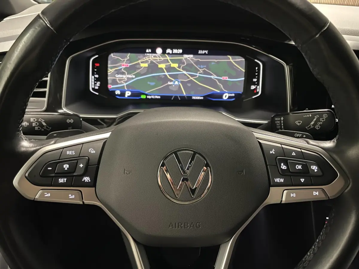 1.0 TSI R-Line Black Style/ Cam/ Keyless/ IQ LED/ 18''LMV/ CarPlay