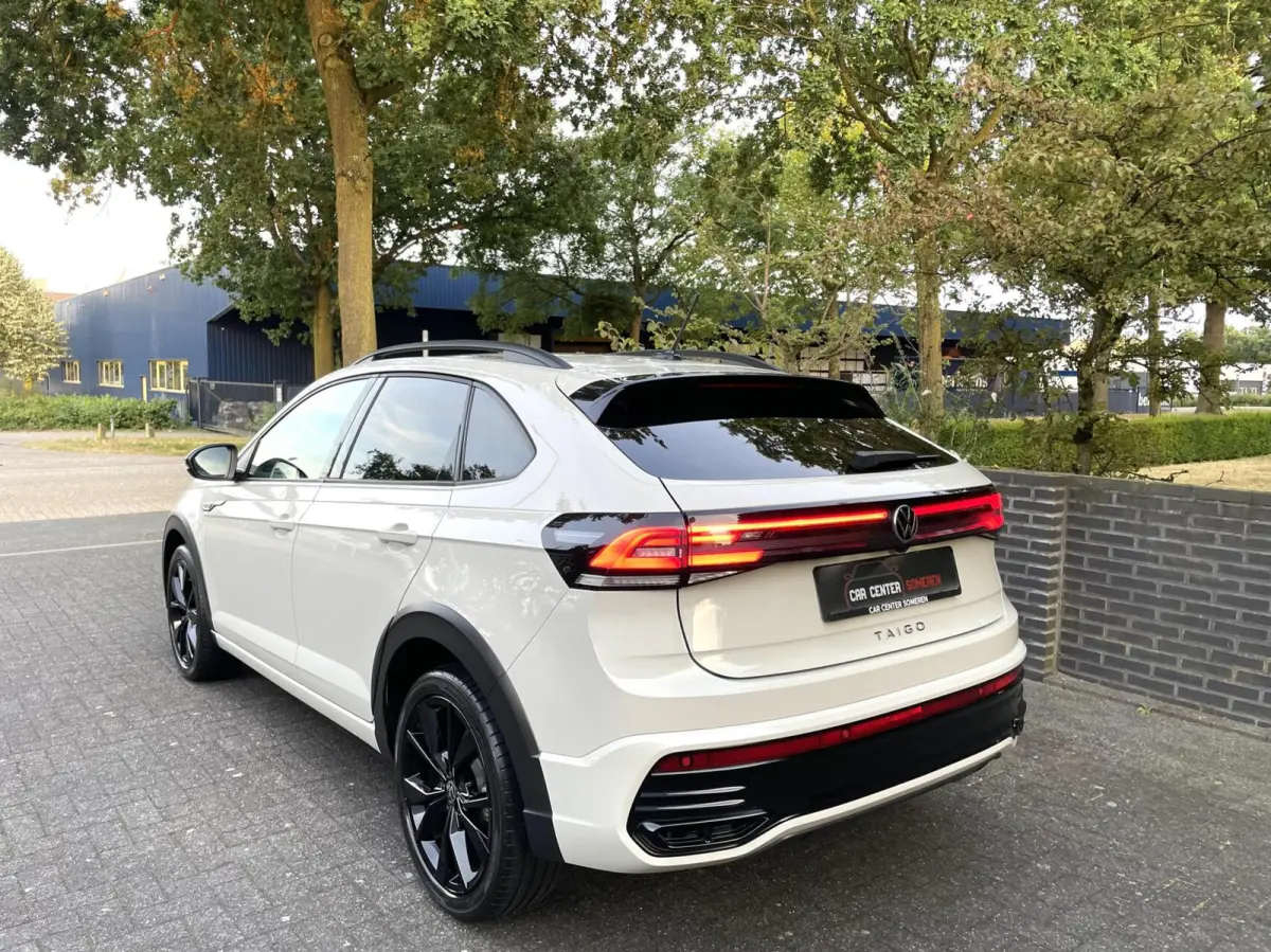 1.0 TSI R-Line Black Style/ Cam/ Keyless/ IQ LED/ 18''LMV/ CarPlay