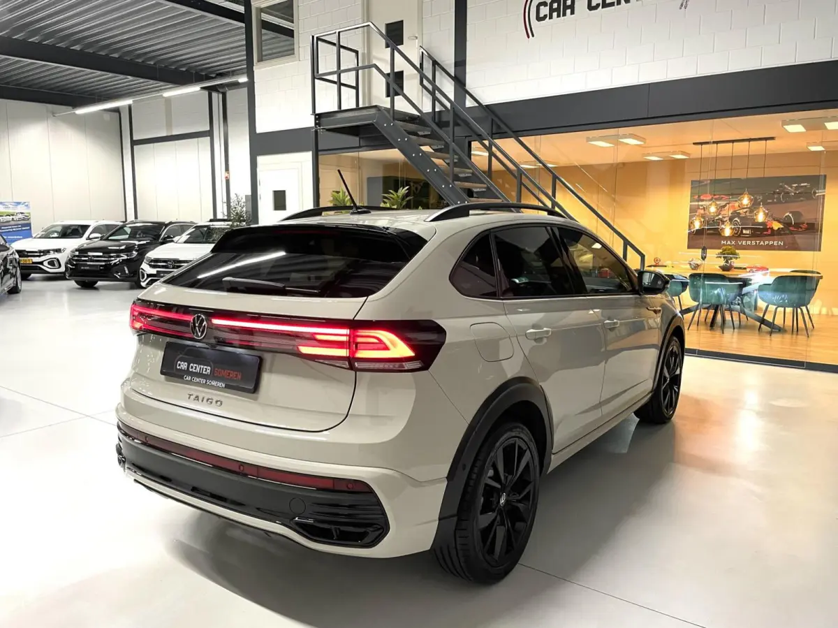 1.0 TSI R-Line Black Style/ Cam/ Keyless/ IQ LED/ 18''LMV/ CarPlay