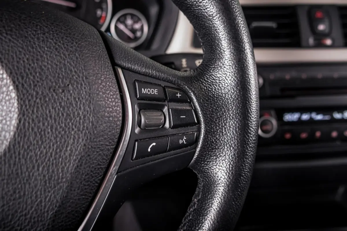 418i Individual|Champagner-Quarz|Aut|18"|Navi|Xenon