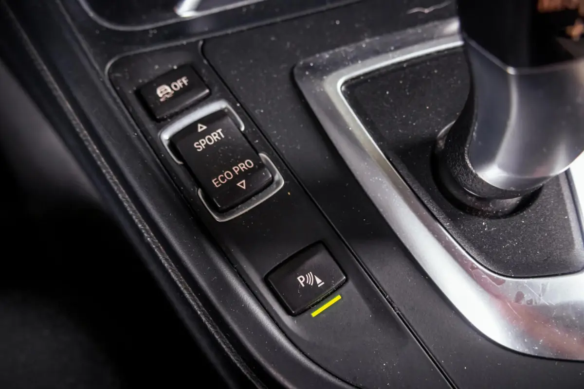 418i Individual|Champagner-Quarz|Aut|18"|Navi|Xenon
