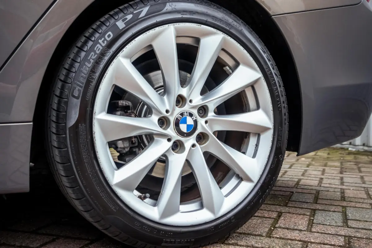 418i Individual|Champagner-Quarz|Aut|18"|Navi|Xenon