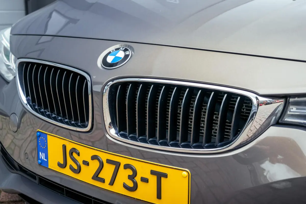418i Individual|Champagner-Quarz|Aut|18"|Navi|Xenon