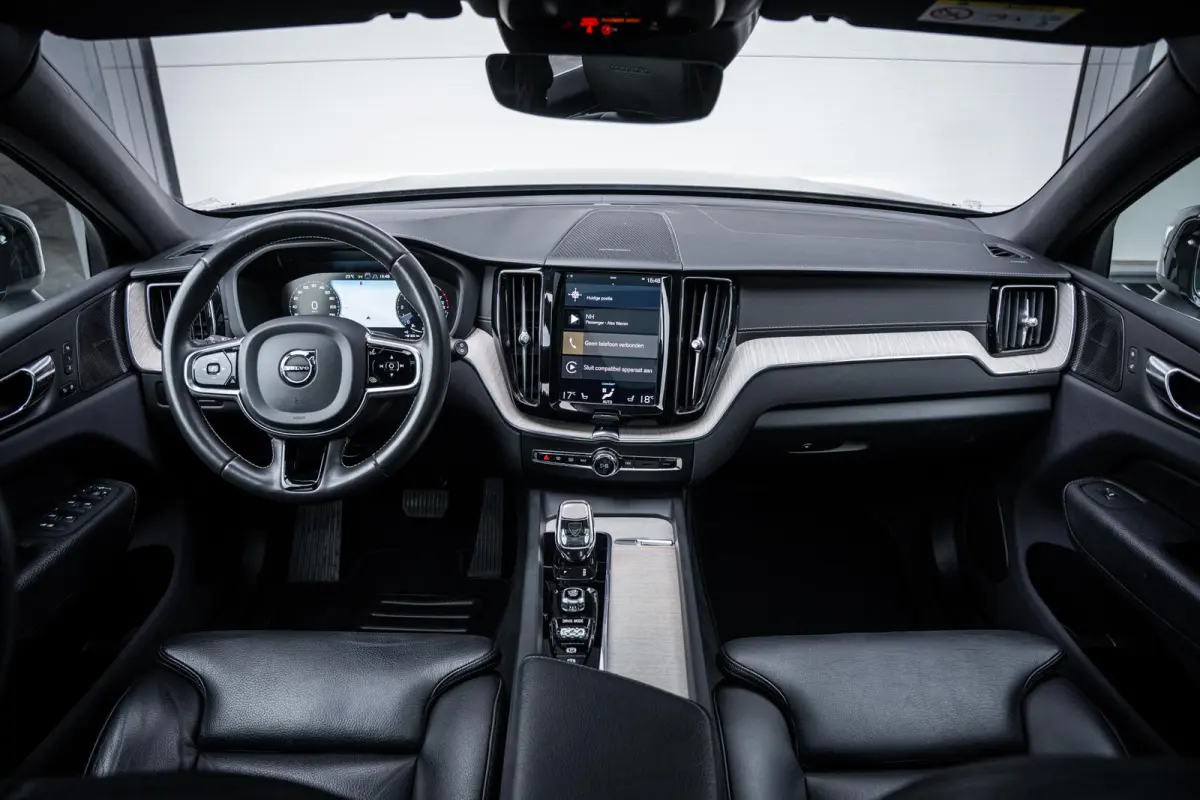 2.0 T8 Plug-In Hybrid AWD Inscription Pano-dak|H&K|ACC|Leder|Trekhaak|Camera|Memory|Winter-pakket