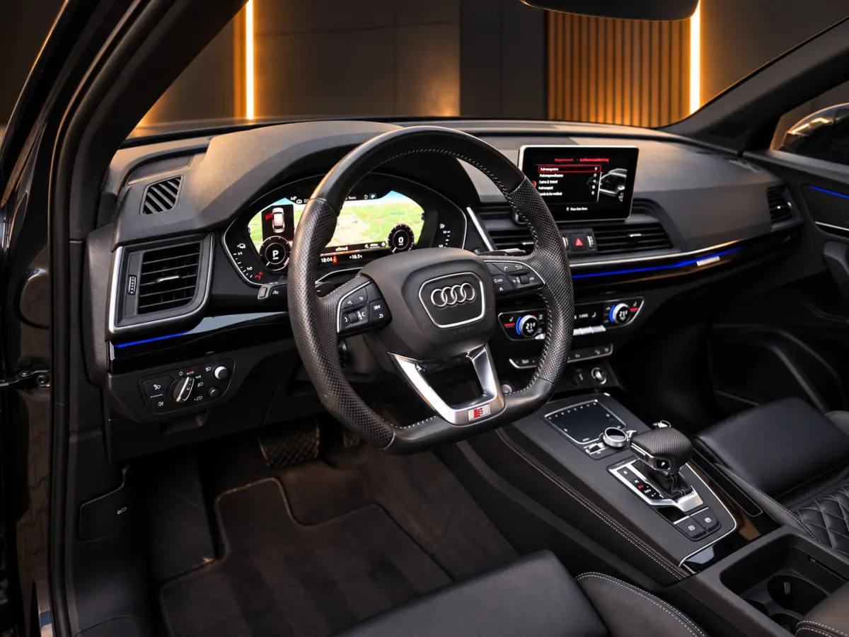 55 TFSI e S-Line Quattro Competition 367PK | Luchtvering | Pano | B&O | Massage | Memory | Digtal Dash | RS Nappe Leder | 360 | Ambient+ | Keyless | Leder | Carplay | Trekhaak | Head-Up | Ma