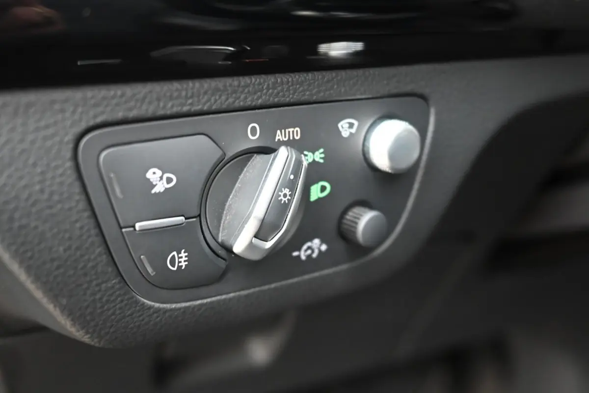 55 TFSI e S-Line Quattro Competition 367PK | Luchtvering | Pano | B&O | Massage | Memory | Digtal Dash | RS Nappe Leder | 360 | Ambient+ | Keyless | Leder | Carplay | Trekhaak | Head-Up | Ma