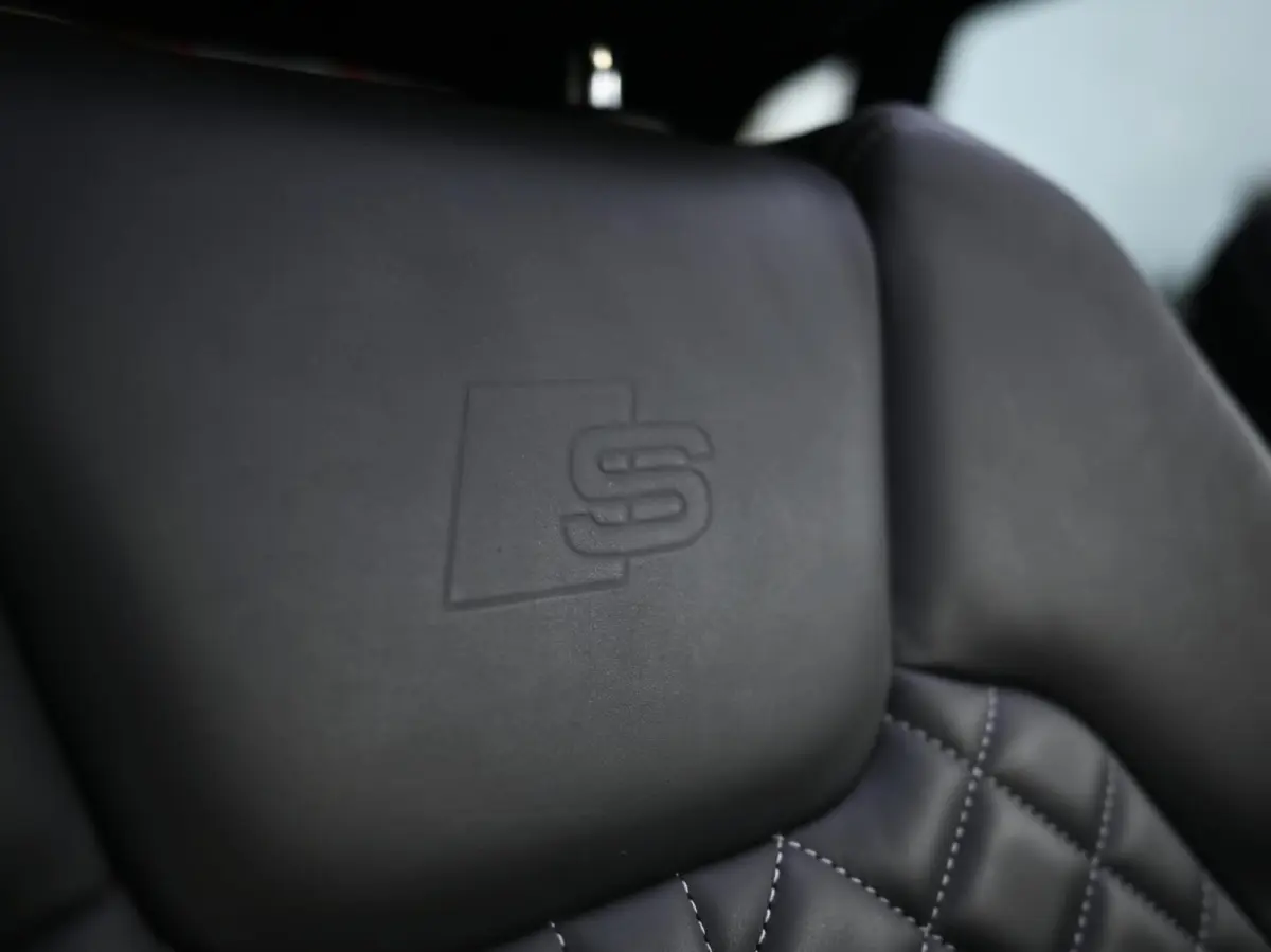 55 TFSI e S-Line Quattro Competition 367PK | Luchtvering | Pano | B&O | Massage | Memory | Digtal Dash | RS Nappe Leder | 360 | Ambient+ | Keyless | Leder | Carplay | Trekhaak | Head-Up | Ma