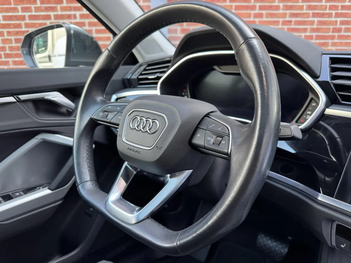 35 TFSI S Edition | Panorama dak | Trekhaak wegkl. | Navi/Carplay/Andriod | Achteruitrijcamera | All Season banden |
