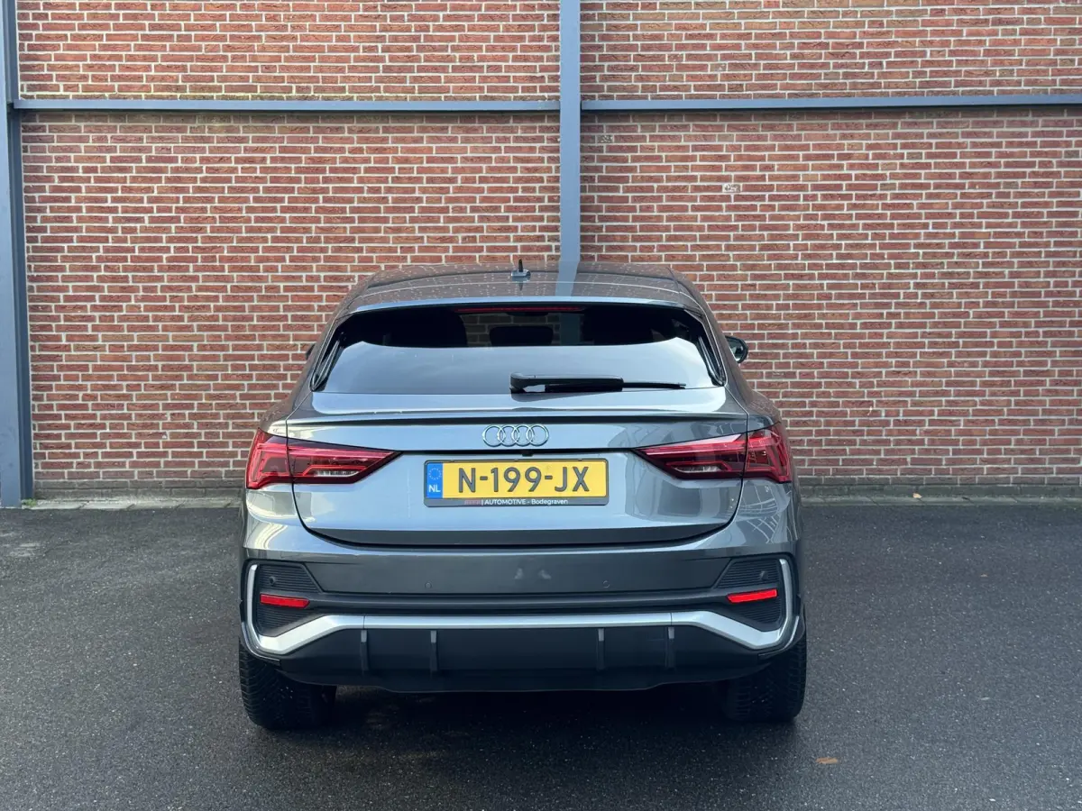 35 TFSI S Edition | Panorama dak | Trekhaak wegkl. | Navi/Carplay/Andriod | Achteruitrijcamera | All Season banden |
