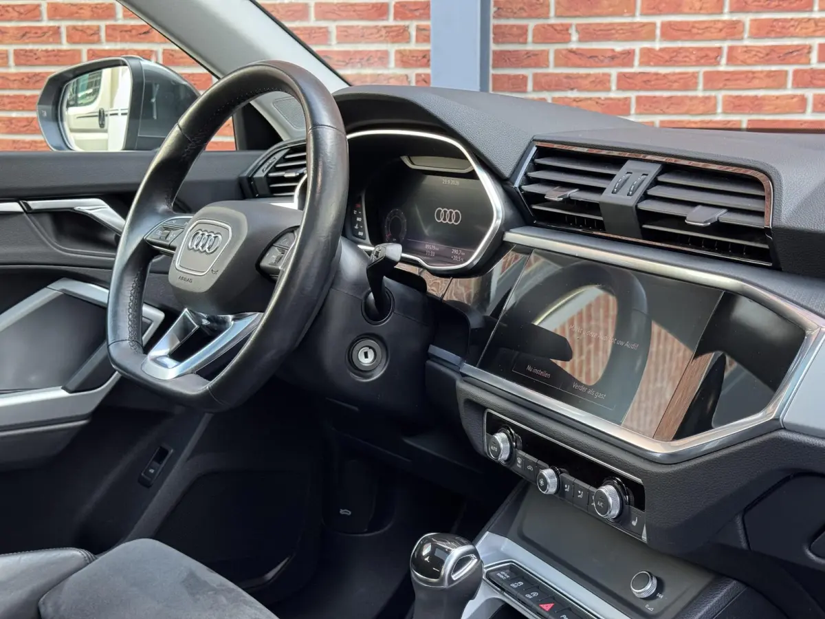 35 TFSI S Edition | Panorama dak | Trekhaak wegkl. | Navi/Carplay/Andriod | Achteruitrijcamera | All Season banden |