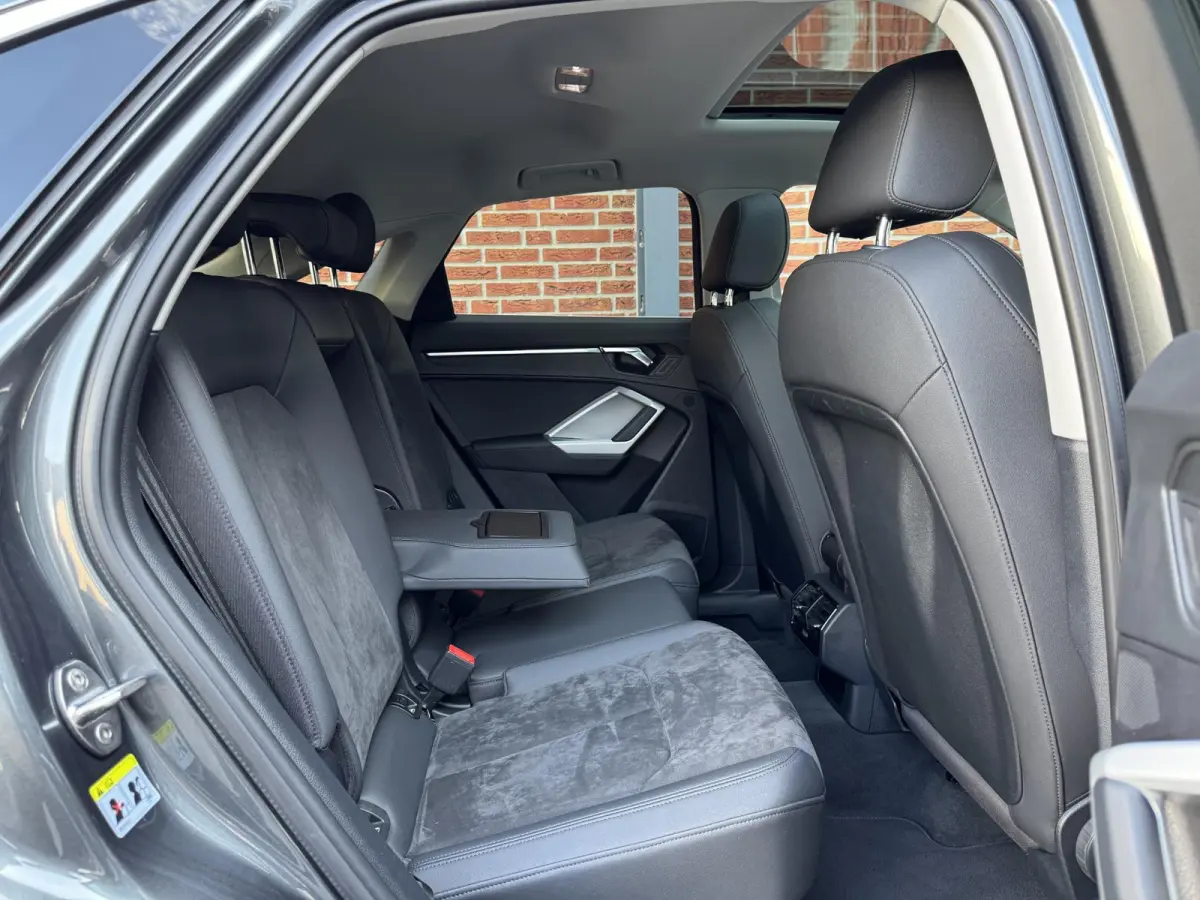 35 TFSI S Edition | Panorama dak | Trekhaak wegkl. | Navi/Carplay/Andriod | Achteruitrijcamera | All Season banden |