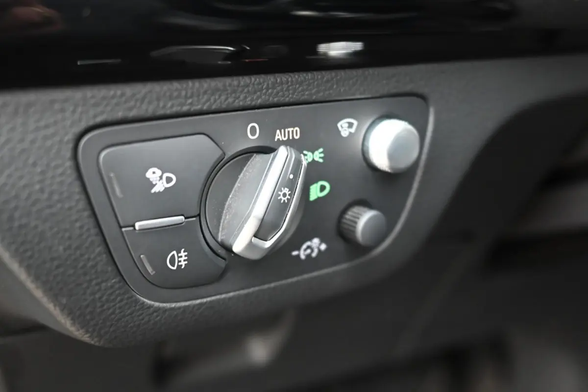 55 TFSI e S-Line Quattro Competition 367PK | Luchtvering | Pano | B&O | Massage | Memory | Digtal Dash | RS Nappe Leder | 360 | Ambient+ | Keyless | Leder | Carplay | Trekhaak | Head-Up | Ma