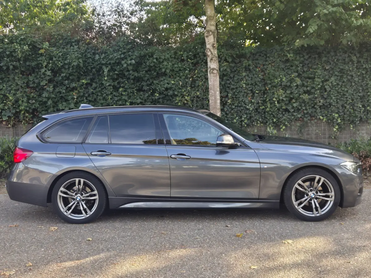 320i M Sport Edition Panorama Apple CarPlay