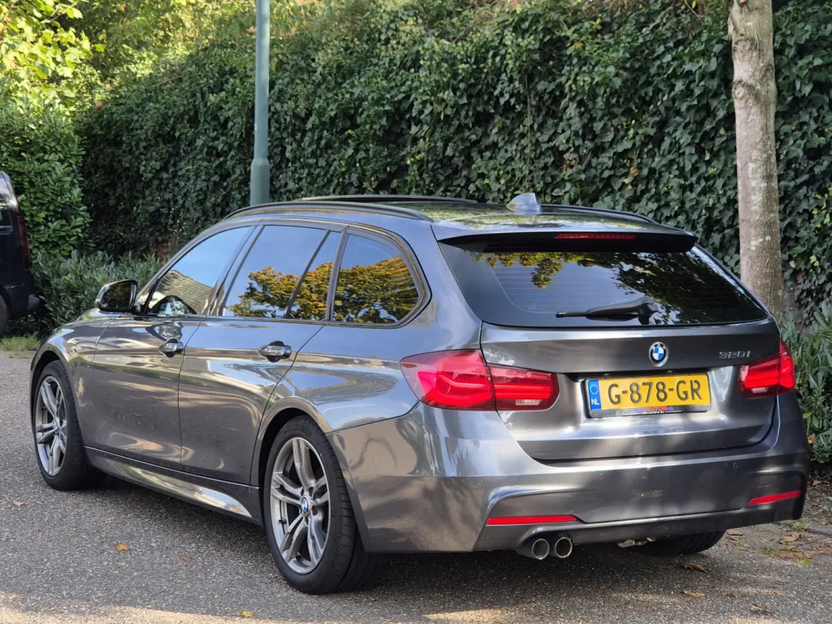 320i M Sport Edition Panorama Apple CarPlay