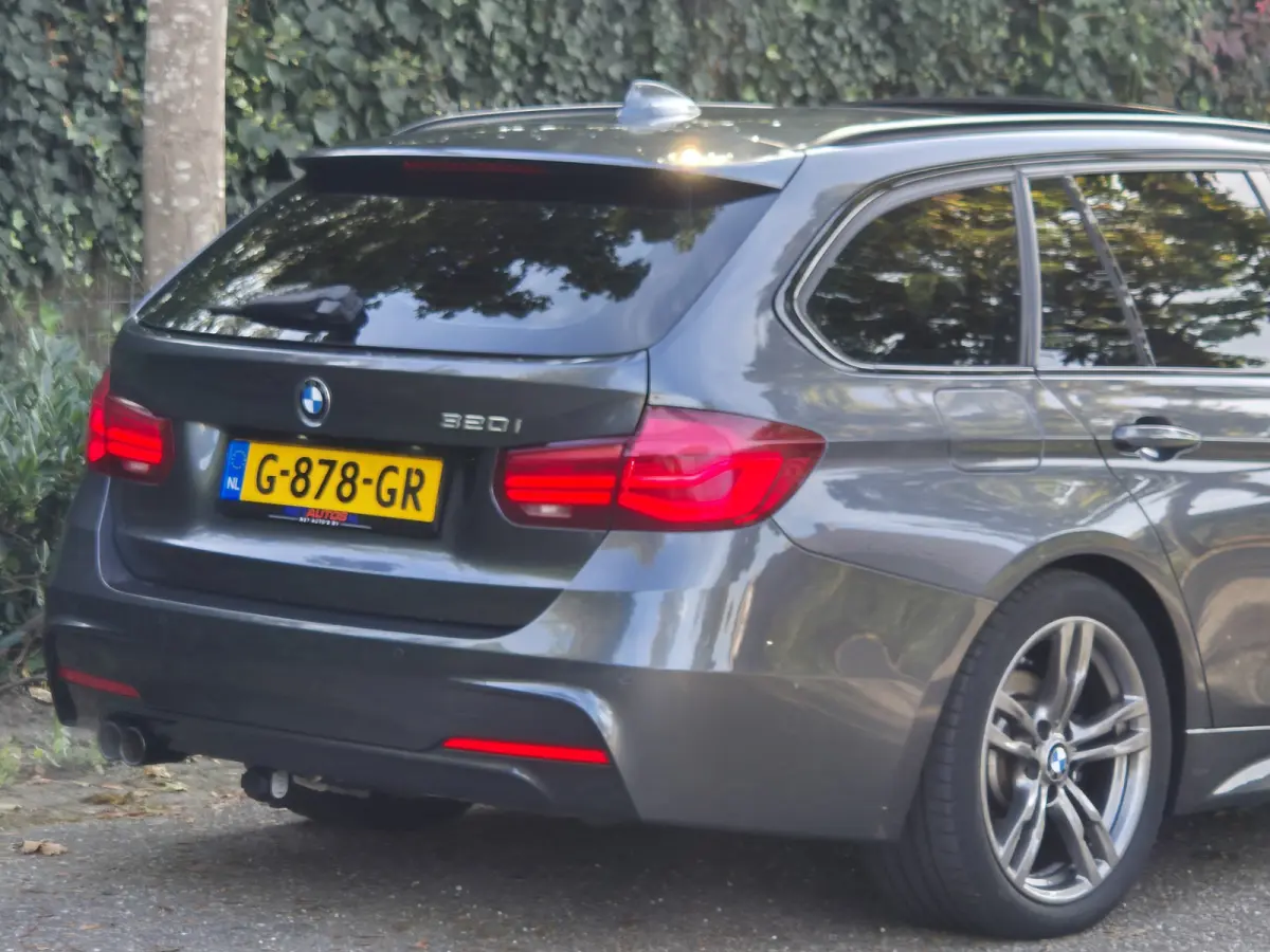 320i M Sport Edition Panorama Apple CarPlay