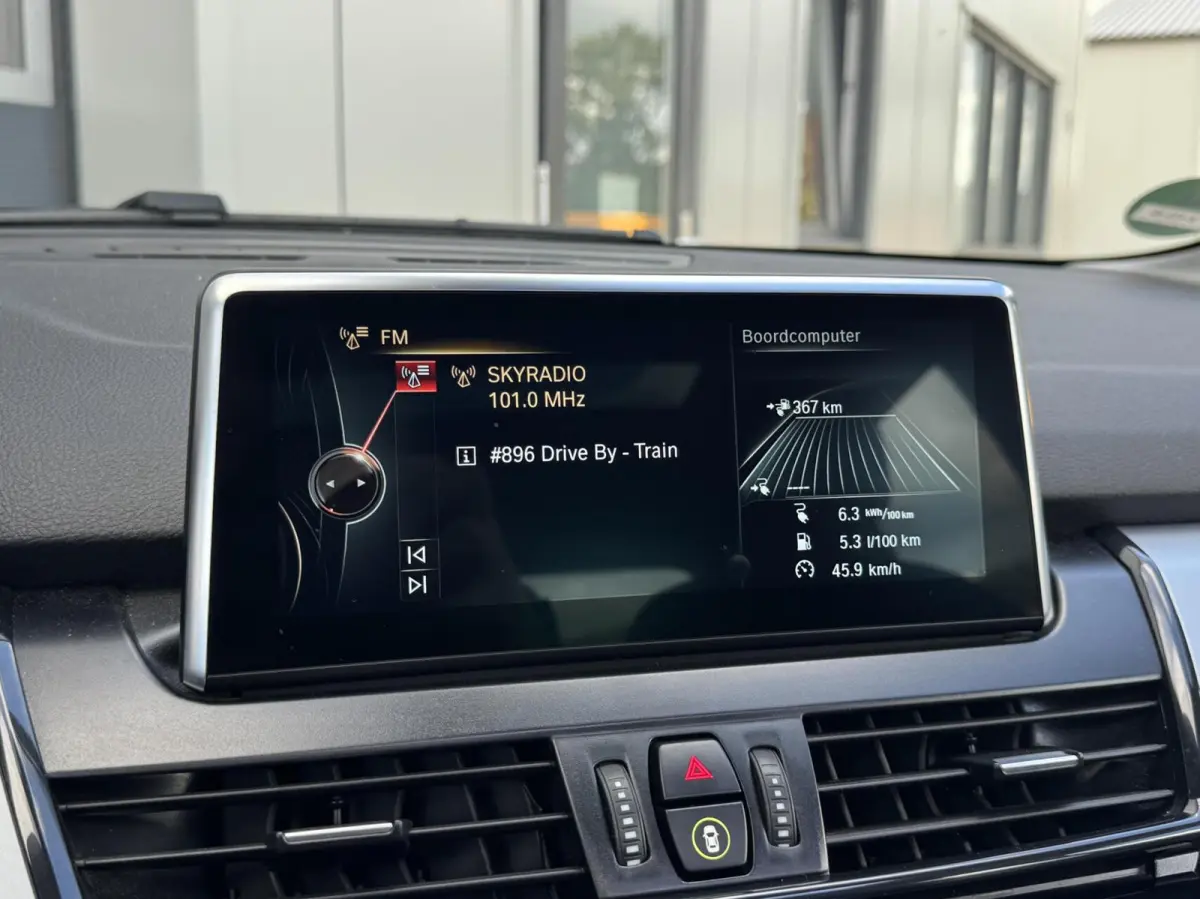 225xe iPerformance High Executive | Panorama | Head-up | Cruise | Climate| Navigatie | Stoelverwarming | Sensoren