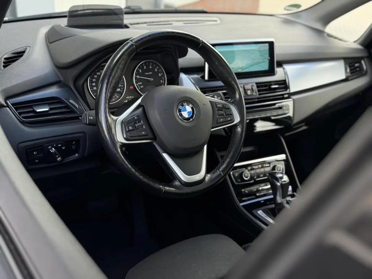 225xe iPerformance High Executive | Panorama | Head-up | Cruise | Climate| Navigatie | Stoelverwarming | Sensoren