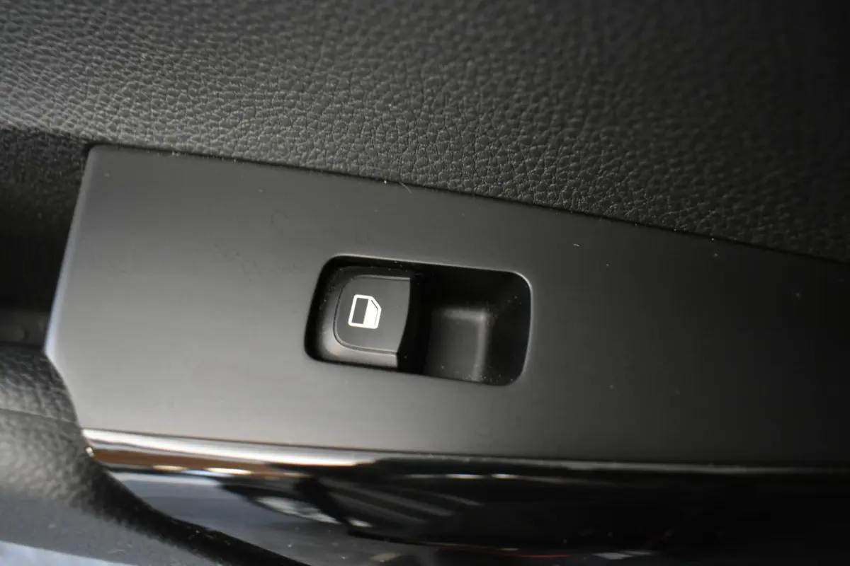 1.0 DPi Dynamic All Season banden Camera Cruise Carplay