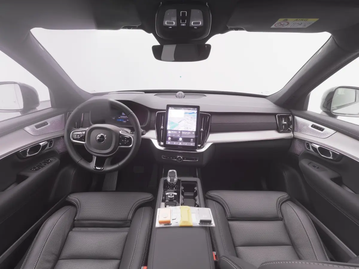 2.0 T8 Plug-in hybrid AWD Ultra Black Edition 7-Pers. |  PANO | 360° | B&W | HUD | ADAPTIVE | LUCHTVERING | STOEL- EN STUURVERW. | STOELMASSAGE | STOELVENT. | TREKHAAK