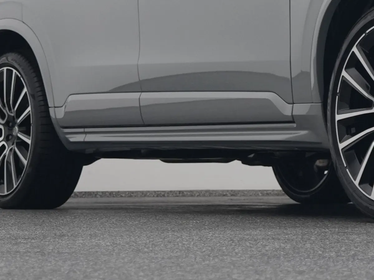 2.0 T8 Plug-in hybrid AWD Ultra Black Edition 7-Pers. |  PANO | 360° | B&W | HUD | ADAPTIVE | LUCHTVERING | STOEL- EN STUURVERW. | STOELMASSAGE | STOELVENT. | TREKHAAK