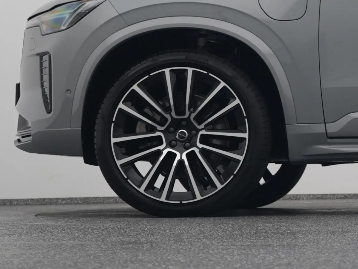 2.0 T8 Plug-in hybrid AWD Ultra Black Edition 7-Pers. |  PANO | 360° | B&W | HUD | ADAPTIVE | LUCHTVERING | STOEL- EN STUURVERW. | STOELMASSAGE | STOELVENT. | TREKHAAK