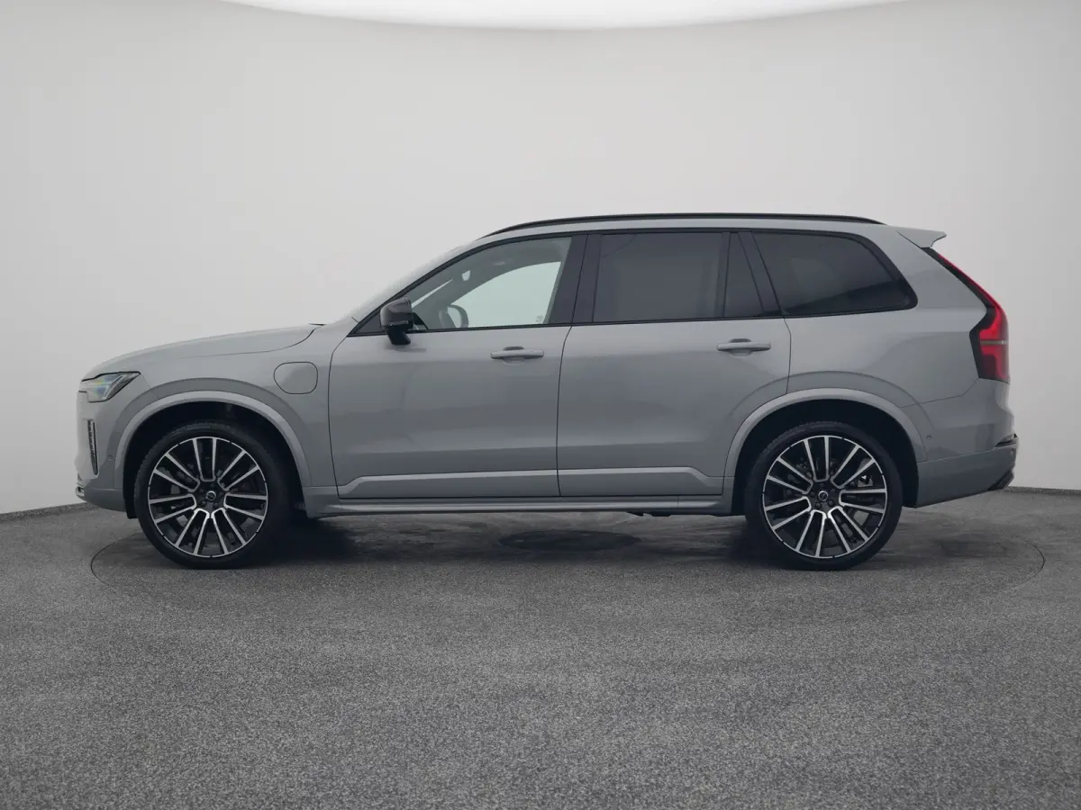 2.0 T8 Plug-in hybrid AWD Ultra Black Edition 7-Pers. |  PANO | 360° | B&W | HUD | ADAPTIVE | LUCHTVERING | STOEL- EN STUURVERW. | STOELMASSAGE | STOELVENT. | TREKHAAK