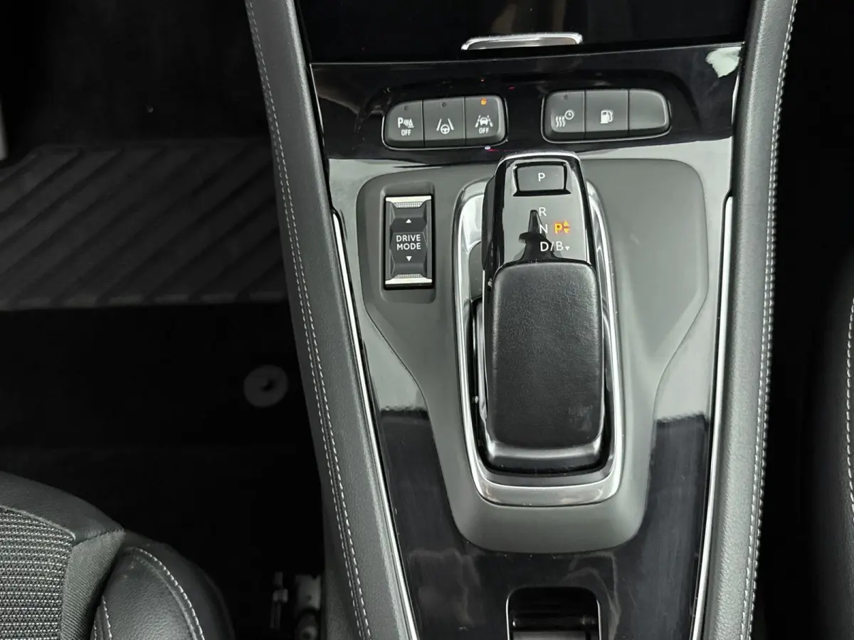 1.6 Turbo Plug-In Hybrid GS Line | Stuurwielverwarming | Lichtmetalen velgen | Elektrische achterklep | Climate control | Adaptieve cruise control |