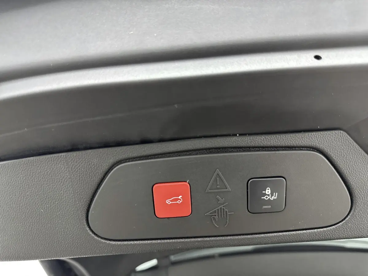 1.6 Turbo Plug-In Hybrid GS Line | Stuurwielverwarming | Lichtmetalen velgen | Elektrische achterklep | Climate control | Adaptieve cruise control |