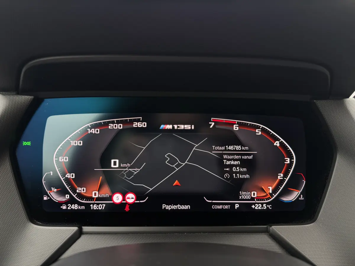M135i xDrive High Executive M Sport Pano Harman-Kardon Leder HUD ACC 19 Inch
