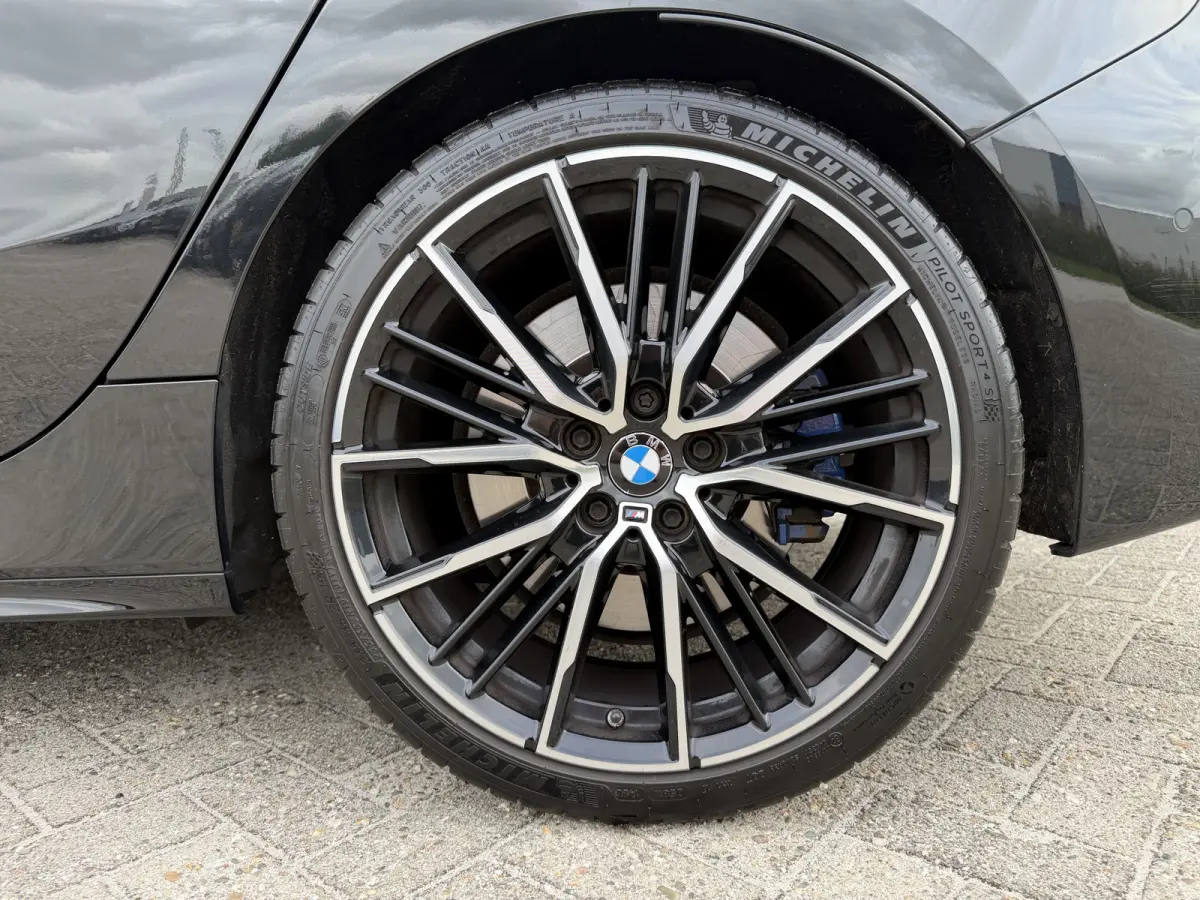 M135i xDrive High Executive M Sport Pano Harman-Kardon Leder HUD ACC 19 Inch