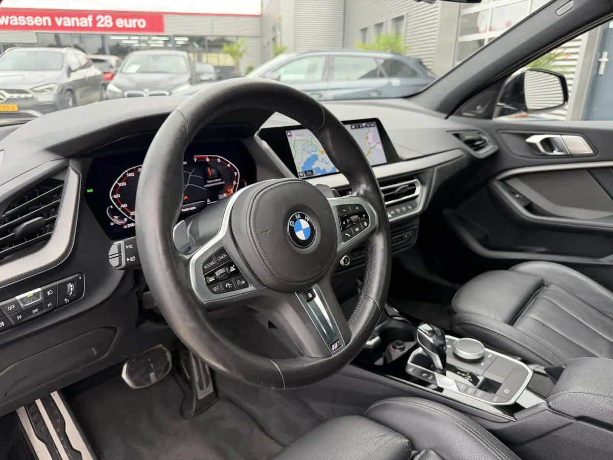M135i xDrive High Executive M Sport Pano Harman-Kardon Leder HUD ACC 19 Inch