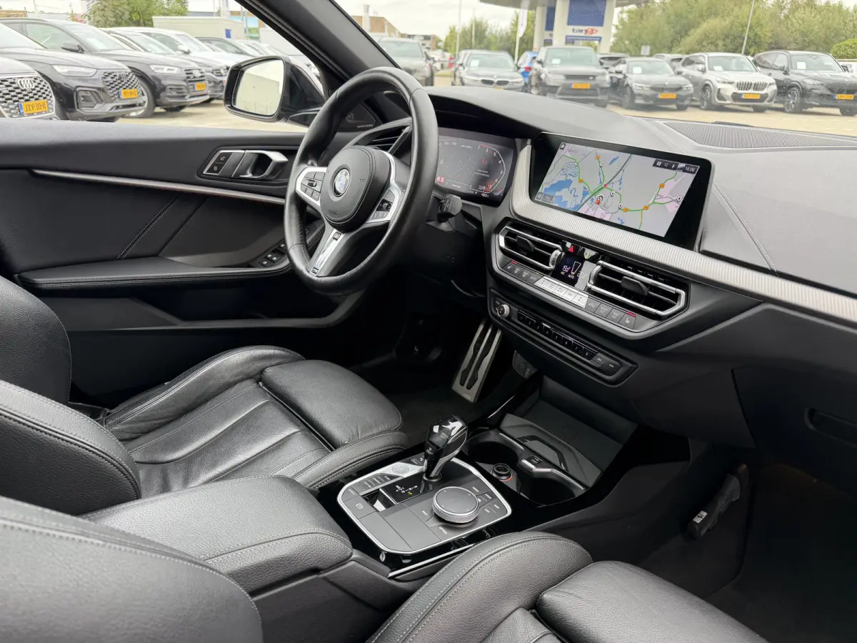 M135i xDrive High Executive M Sport Pano Harman-Kardon Leder HUD ACC 19 Inch