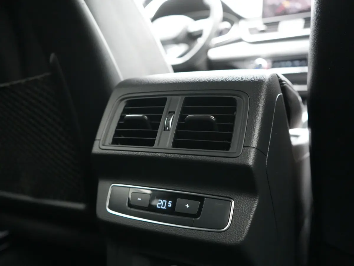 50 TFSI e Quattro 2x S Line PHEV 300pk | Trekhaak Af Fabriek | Virtual Cockpit | Camera | Sportstoelen Verwarmd | Keyless | Blis | Apple Carplay | Navigatie | DAB | Cruise Control | Plug In 