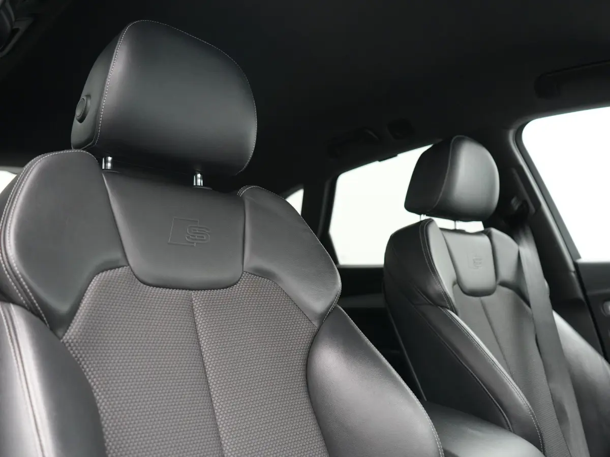50 TFSI e Quattro 2x S Line PHEV 300pk | Trekhaak Af Fabriek | Virtual Cockpit | Camera | Sportstoelen Verwarmd | Keyless | Blis | Apple Carplay | Navigatie | DAB | Cruise Control | Plug In 