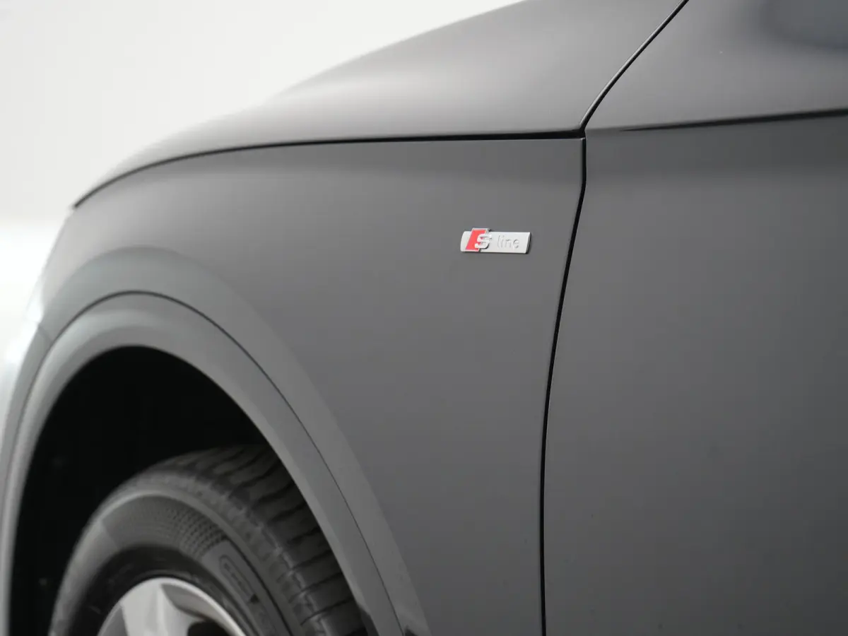50 TFSI e Quattro 2x S Line PHEV 300pk | Trekhaak Af Fabriek | Virtual Cockpit | Camera | Sportstoelen Verwarmd | Keyless | Blis | Apple Carplay | Navigatie | DAB | Cruise Control | Plug In 