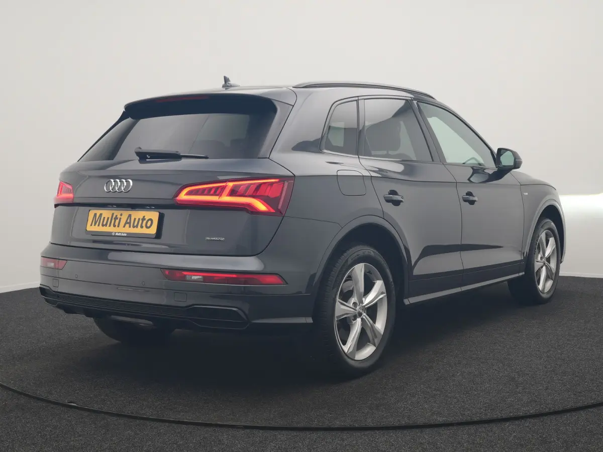 50 TFSI e Quattro 2x S Line PHEV 300pk | Trekhaak Af Fabriek | Virtual Cockpit | Camera | Sportstoelen Verwarmd | Keyless | Blis | Apple Carplay | Navigatie | DAB | Cruise Control | Plug In 