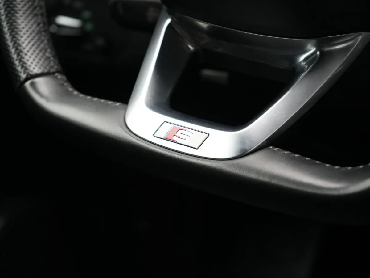 50 TFSI e Quattro 2x S Line PHEV 300pk | Trekhaak Af Fabriek | Virtual Cockpit | Camera | Sportstoelen Verwarmd | Keyless | Blis | Apple Carplay | Navigatie | DAB | Cruise Control | Plug In 