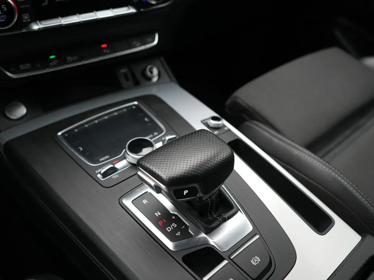 50 TFSI e Quattro 2x S Line PHEV 300pk | Trekhaak Af Fabriek | Virtual Cockpit | Camera | Sportstoelen Verwarmd | Keyless | Blis | Apple Carplay | Navigatie | DAB | Cruise Control | Plug In 