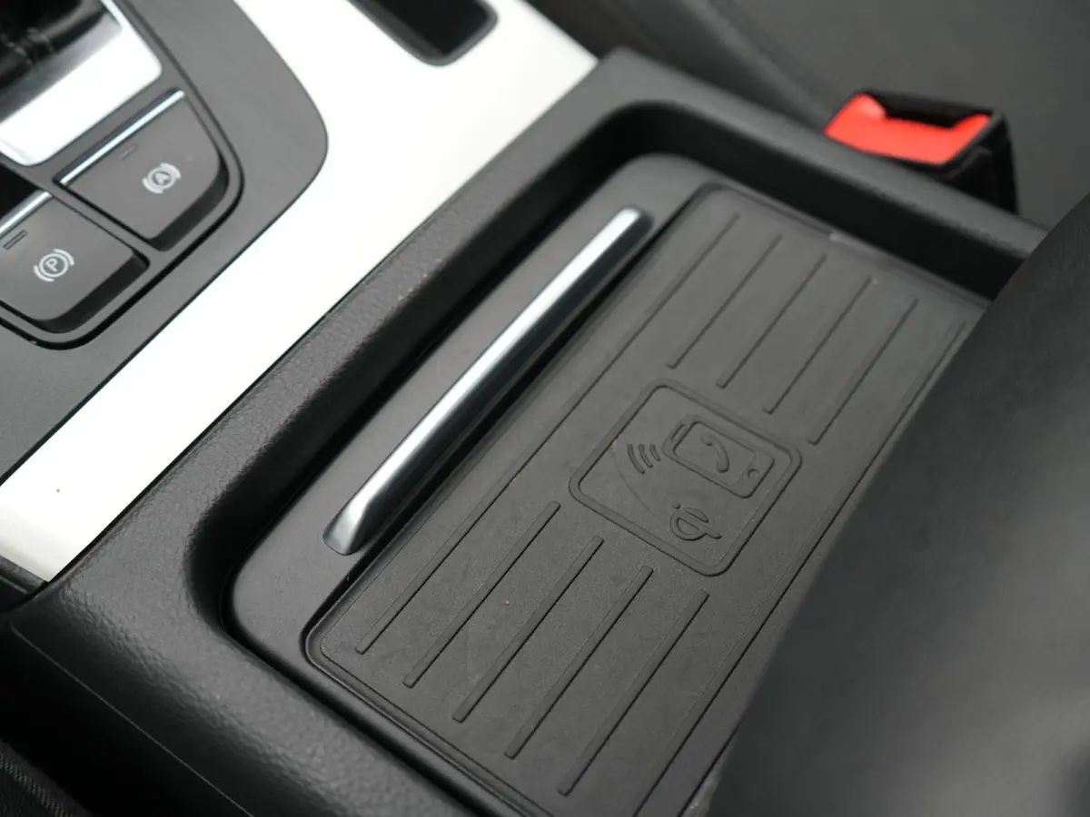 50 TFSI e Quattro 2x S Line PHEV 300pk | Trekhaak Af Fabriek | Virtual Cockpit | Camera | Sportstoelen Verwarmd | Keyless | Blis | Apple Carplay | Navigatie | DAB | Cruise Control | Plug In 