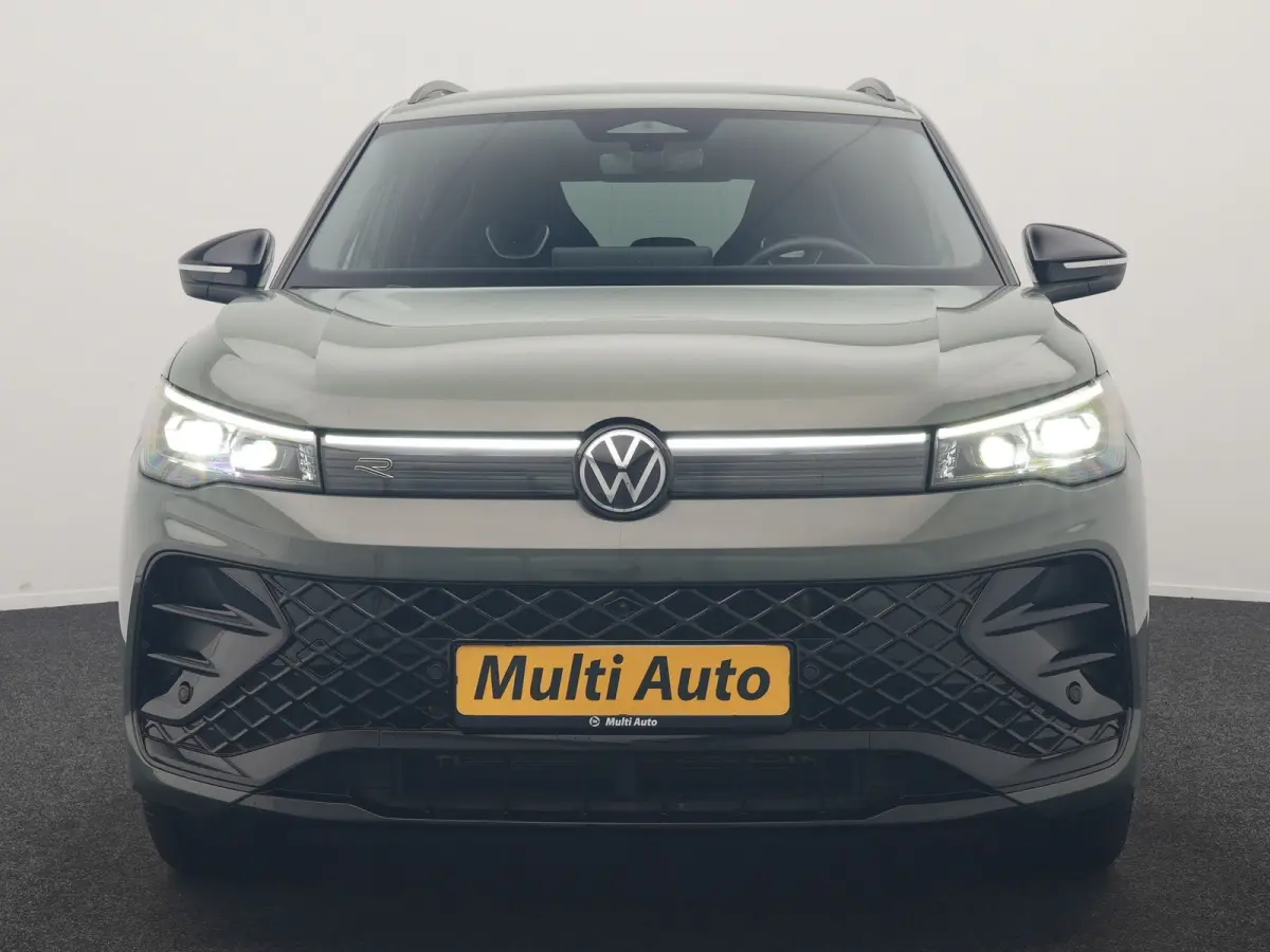 1.5 eHybrid R-Line Business 272pk Dealer O.H. | Adaptive Cruise | Head Up | 360 Camera | IQ Light | Sportstoelen Massage & Verwarmd | Stuur Verwarmd | Sfeerverlichting | Apple Carplay | Blis