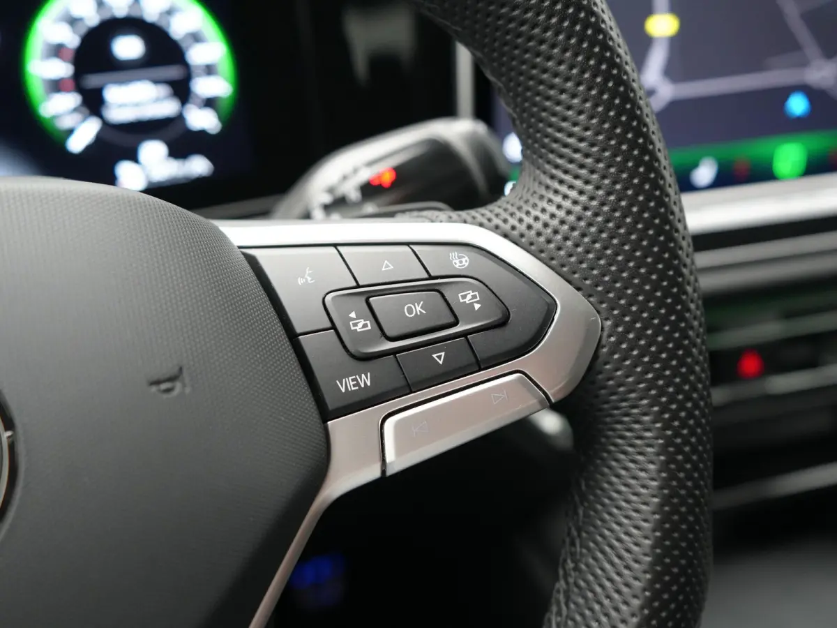 1.5 eHybrid R-Line Business 272pk Dealer O.H. | Adaptive Cruise | Head Up | 360 Camera | IQ Light | Sportstoelen Massage & Verwarmd | Stuur Verwarmd | Sfeerverlichting | Apple Carplay | Blis