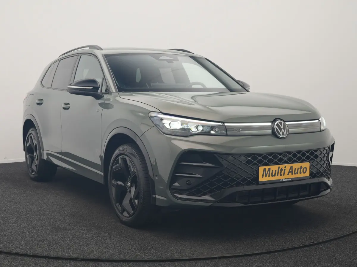 1.5 eHybrid R-Line Business 272pk Dealer O.H. | Adaptive Cruise | Head Up | 360 Camera | IQ Light | Sportstoelen Massage & Verwarmd | Stuur Verwarmd | Sfeerverlichting | Apple Carplay | Blis