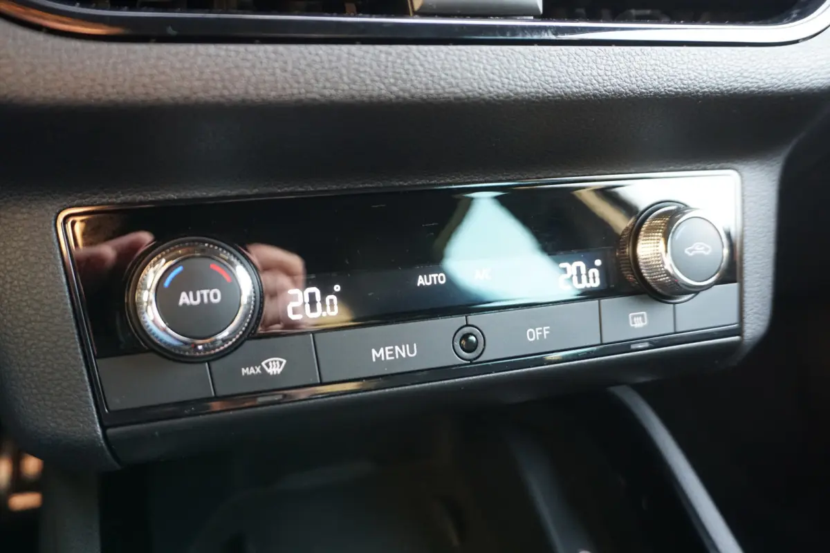 1.0 TSI Sport Automaat | | CLIMATE | VIRTUAL COCKPIT | NAVI/CARPLAY |