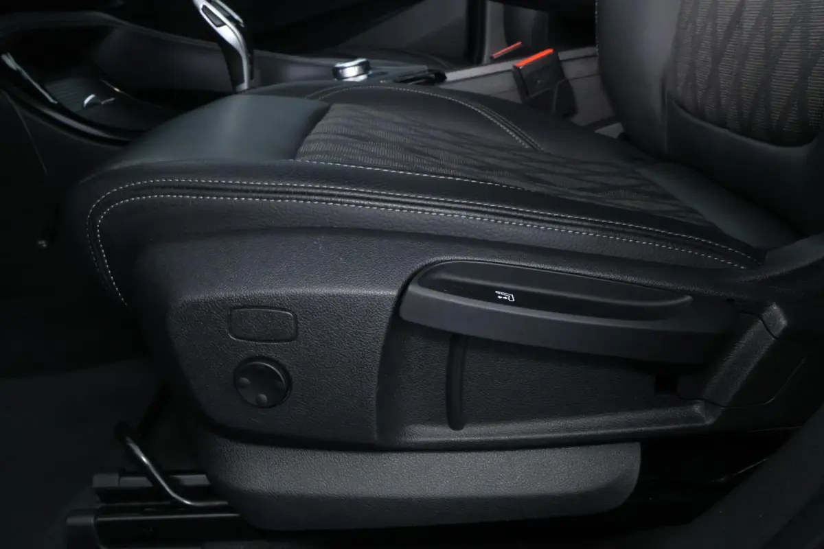 sDrive20i Corporate Lease Executive |PANO|ST VWM|CAMERA|CLIMA|CRUISE|LED|PDC|NAV