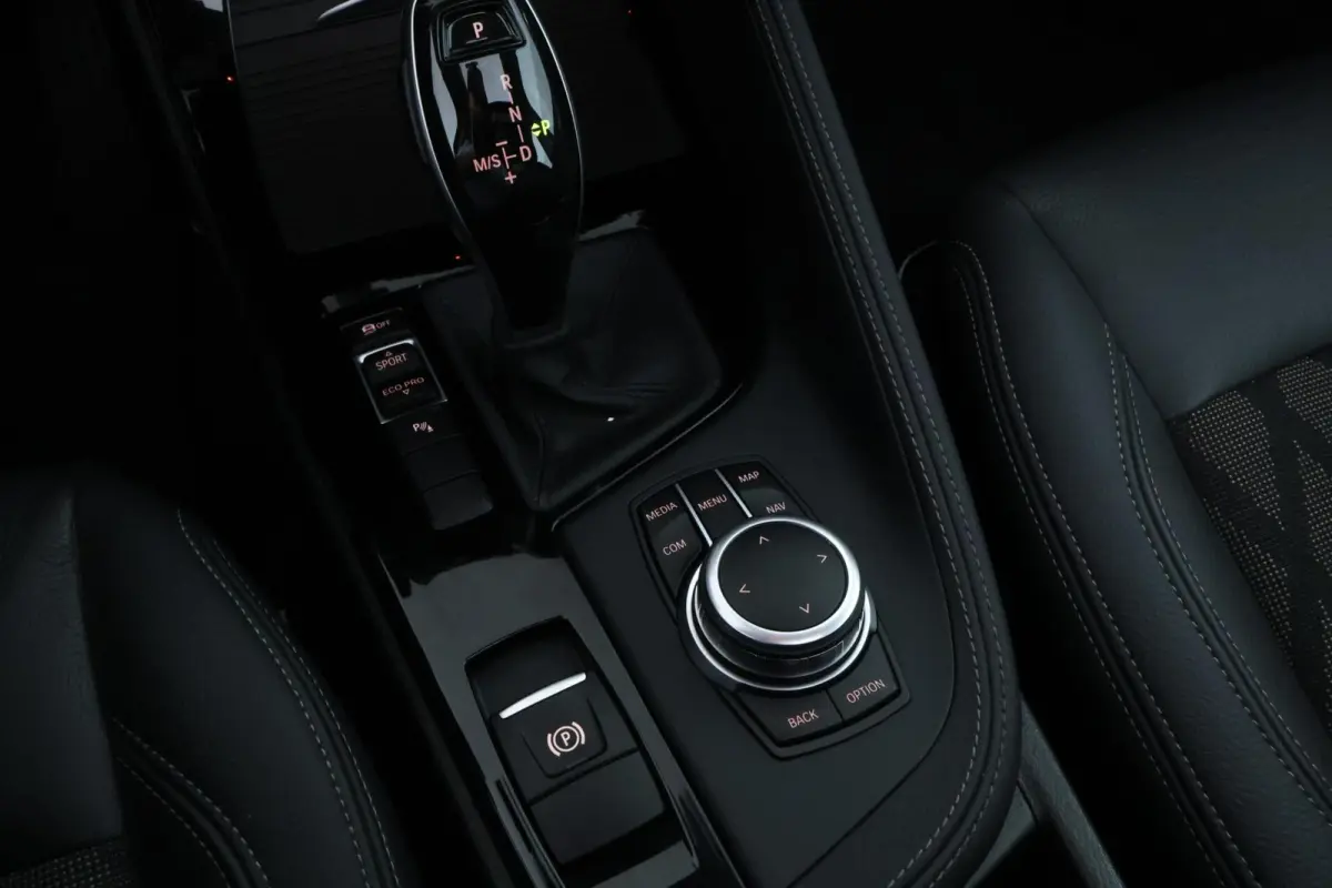 sDrive20i Corporate Lease Executive |PANO|ST VWM|CAMERA|CLIMA|CRUISE|LED|PDC|NAV