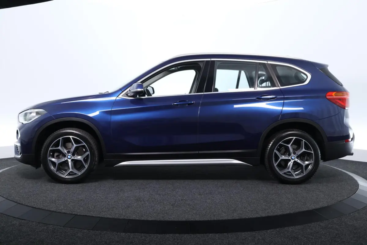 sDrive20i Corporate Lease Executive |PANO|ST VWM|CAMERA|CLIMA|CRUISE|LED|PDC|NAV