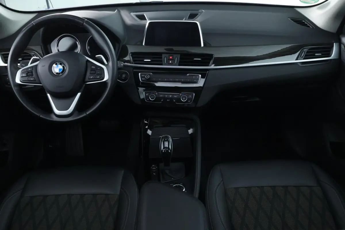sDrive20i Corporate Lease Executive |PANO|ST VWM|CAMERA|CLIMA|CRUISE|LED|PDC|NAV