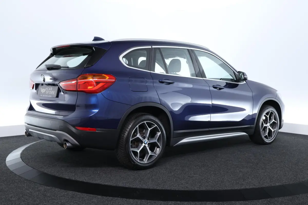 sDrive20i Corporate Lease Executive |PANO|ST VWM|CAMERA|CLIMA|CRUISE|LED|PDC|NAV